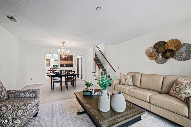 5 Olde Orchard Drive, Perrysburg, OH 43551
