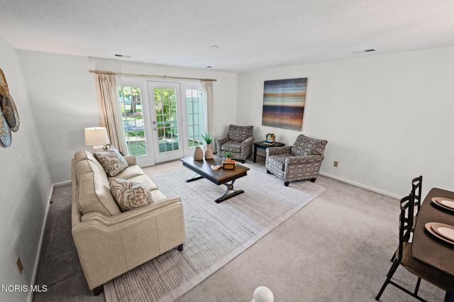5 Olde Orchard Drive, Perrysburg, OH 43551
