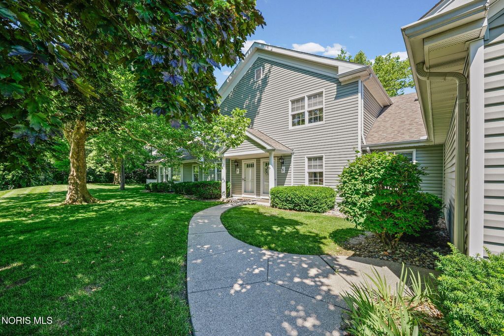 5 Olde Orchard Drive, Perrysburg, OH 43551