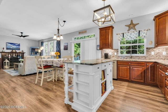 12 Foxmoor Lane, Bayville, NJ 08721