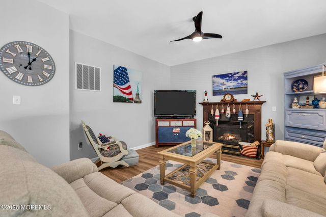 12 Foxmoor Lane, Bayville, NJ 08721
