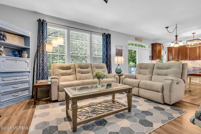 12 Foxmoor Lane, Bayville, NJ 08721