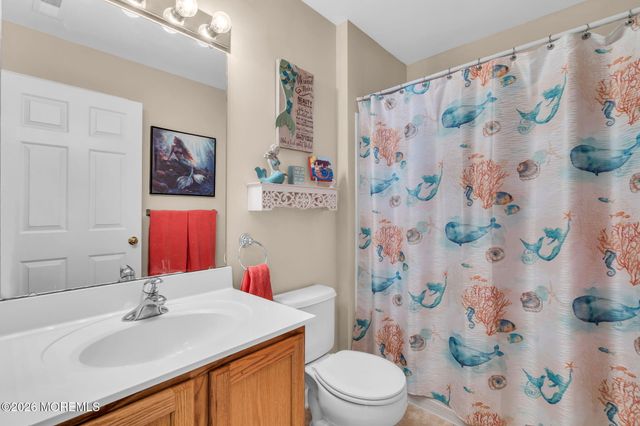 12 Foxmoor Lane, Bayville, NJ 08721