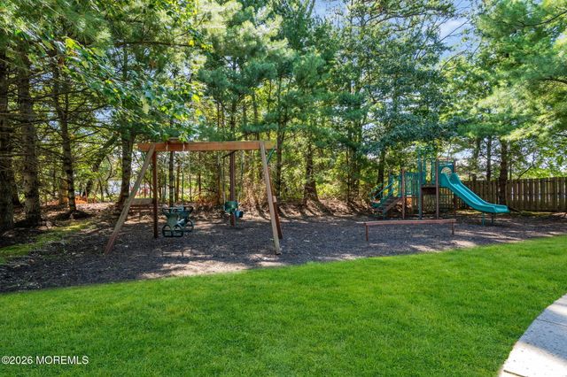 12 Foxmoor Lane, Bayville, NJ 08721