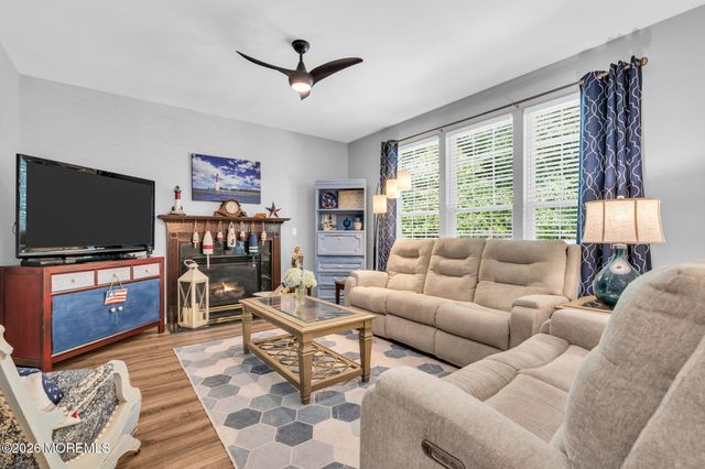 12 Foxmoor Lane, Bayville, NJ 08721