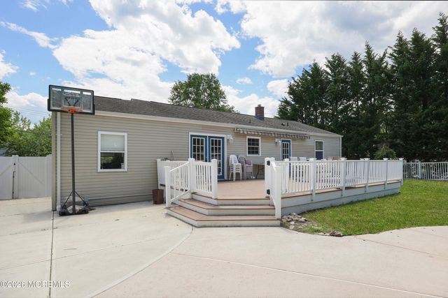 955 Stamler Drive, Toms River, NJ 08753