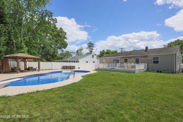 955 Stamler Drive, Toms River, NJ 08753