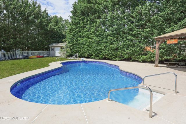 955 Stamler Drive, Toms River, NJ 08753