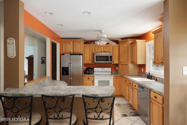 955 Stamler Drive, Toms River, NJ 08753