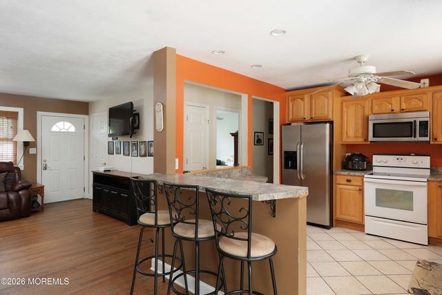 955 Stamler Drive, Toms River, NJ 08753