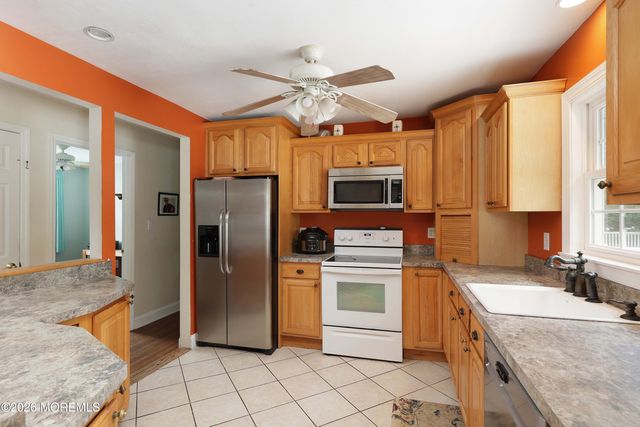 955 Stamler Drive, Toms River, NJ 08753