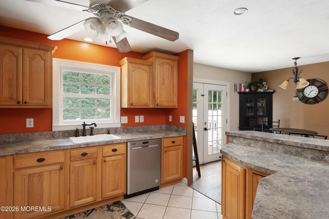 955 Stamler Drive, Toms River, NJ 08753