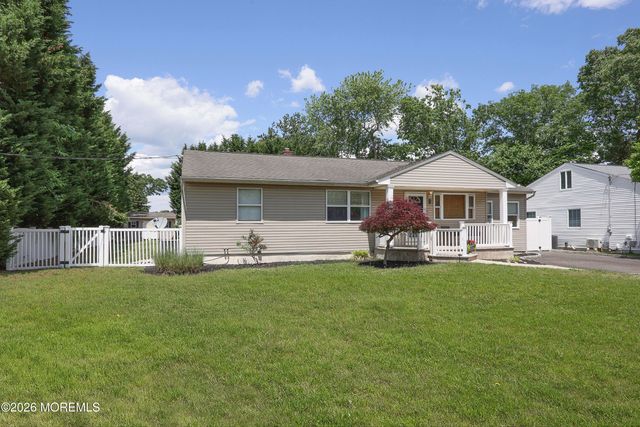 955 Stamler Drive, Toms River, NJ 08753