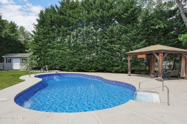 955 Stamler Drive, Toms River, NJ 08753