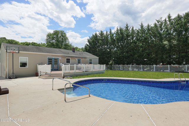 955 Stamler Drive, Toms River, NJ 08753