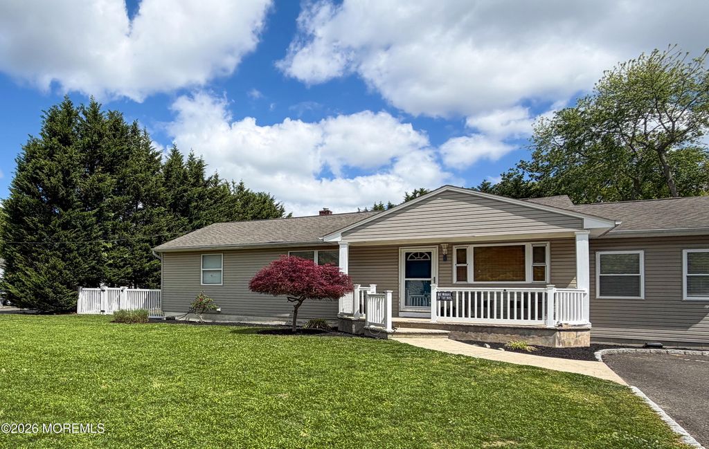 955 Stamler Drive, Toms River, NJ 08753