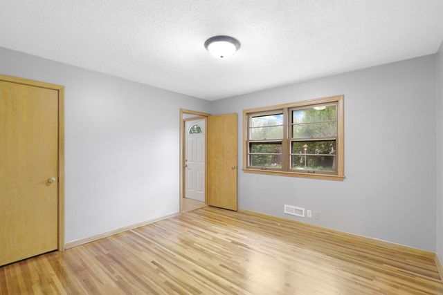 561 Bennett Drive NE, Fridley, MN 55432