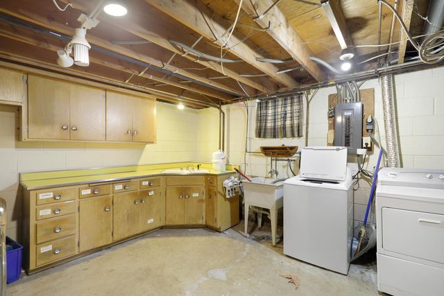 561 Bennett Drive NE, Fridley, MN 55432