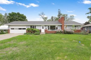 561 Bennett Drive NE, Fridley, MN 55432