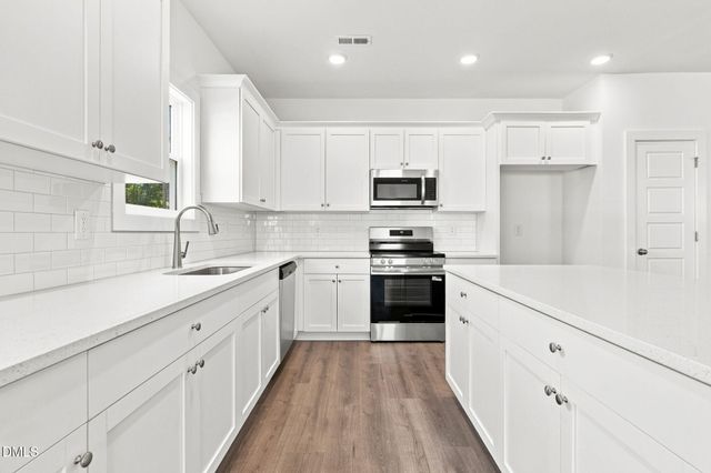 66 Loganberry Avenue, Bunnlevel, NC 28323