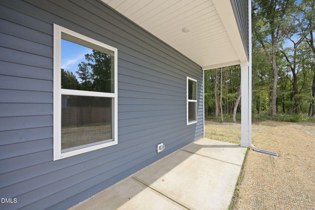 66 Loganberry Avenue, Bunnlevel, NC 28323