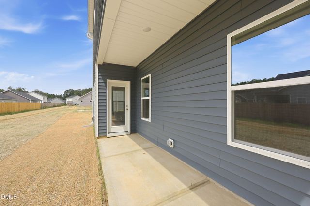 66 Loganberry Avenue, Bunnlevel, NC 28323