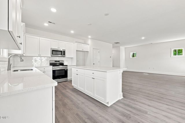 66 Loganberry Avenue, Bunnlevel, NC 28323