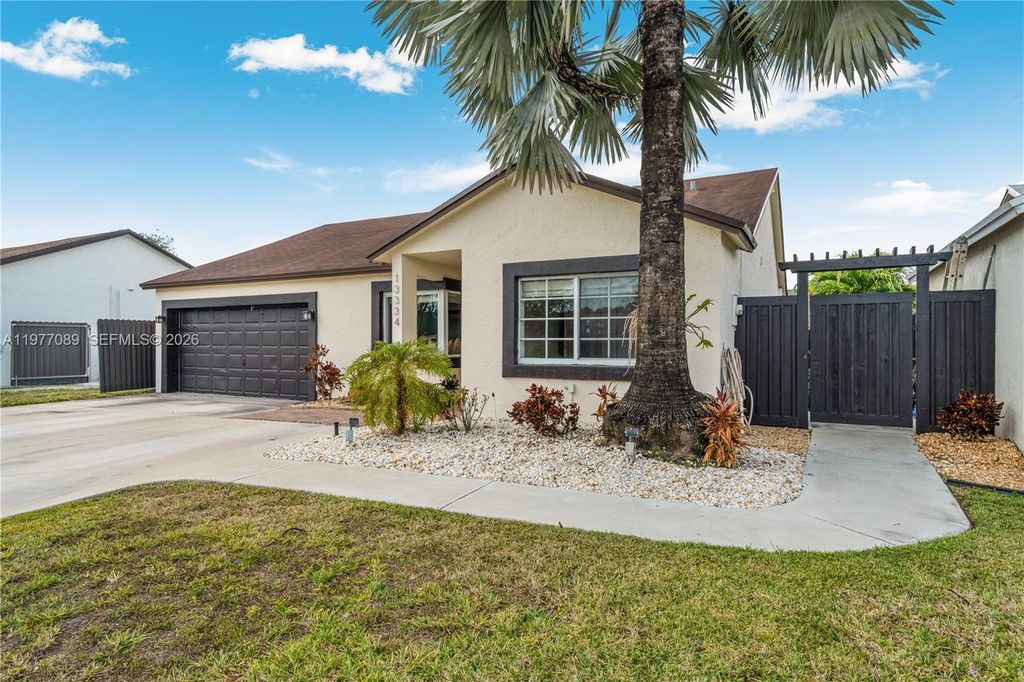 13334 SW 115th Ct, Unincorporated Dade County, FL 33176