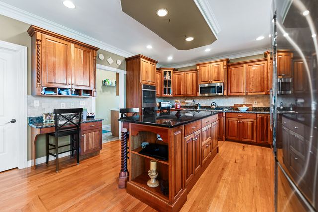 3N943 Ralph Waldo Emerson Lane, St. Charles, IL 60175