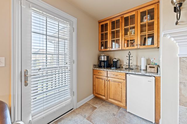 3N943 Ralph Waldo Emerson Lane, St. Charles, IL 60175