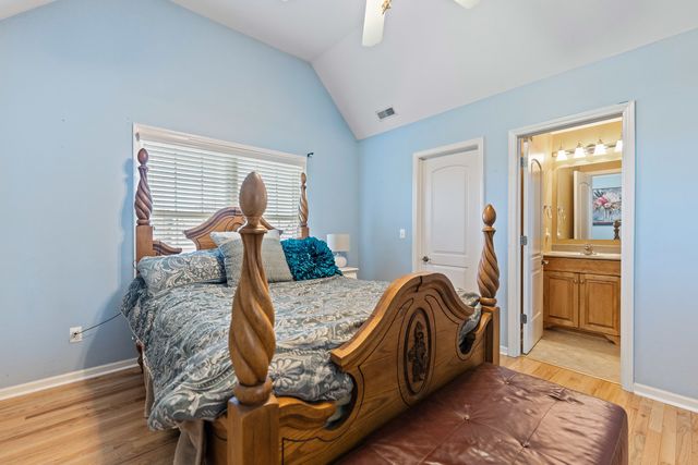 3N943 Ralph Waldo Emerson Lane, St. Charles, IL 60175