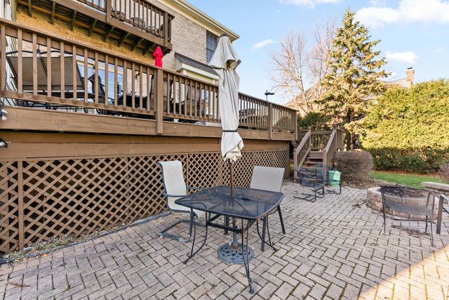 3N943 Ralph Waldo Emerson Lane, St. Charles, IL 60175