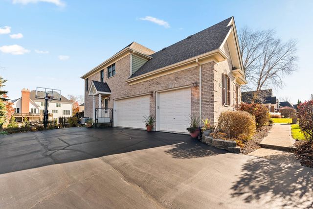 3N943 Ralph Waldo Emerson Lane, St. Charles, IL 60175