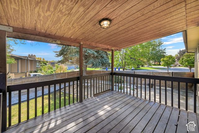 6225 S LORREEN DR, Murray, UT 84121