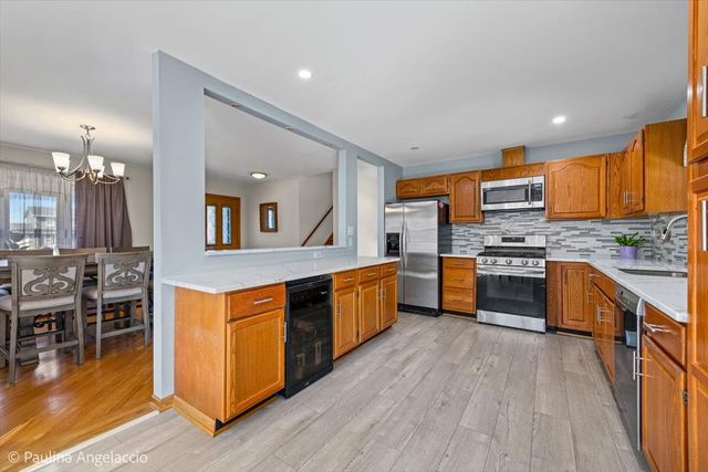 25225 N Virginia Avenue N, Lake Zurich, IL 60047