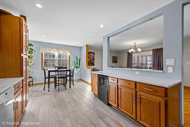 25225 N Virginia Avenue N, Lake Zurich, IL 60047
