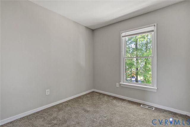 130 Arlington Sq, Ashland, VA 23005