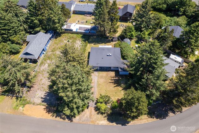 324 Mizzen Avenue NW, Ocean Shores, WA 98569