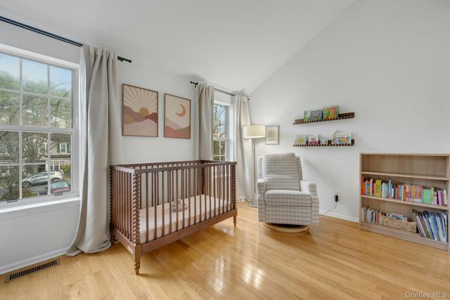 1403 Pondcrest Lane, White Plains, NY 10607