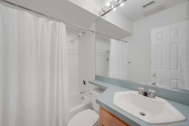 1403 Pondcrest Lane, White Plains, NY 10607