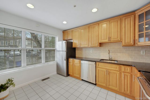 1403 Pondcrest Lane, White Plains, NY 10607
