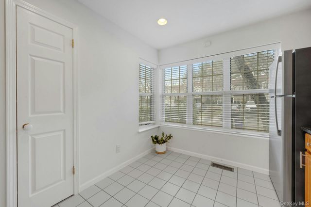 1403 Pondcrest Lane, White Plains, NY 10607
