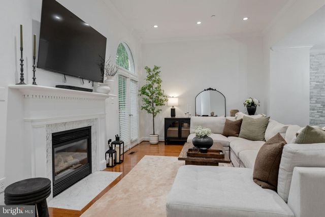 413 CLAYTON LN, Alexandria, VA 22304