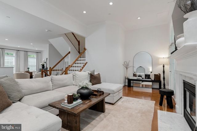 413 CLAYTON LN, Alexandria, VA 22304