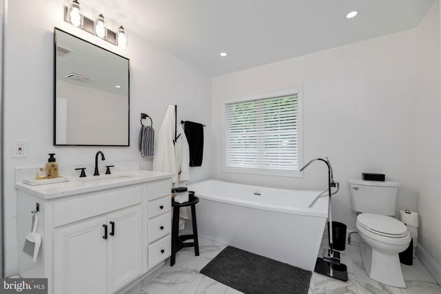 413 CLAYTON LN, Alexandria, VA 22304