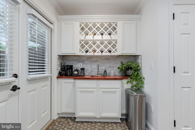 413 CLAYTON LN, Alexandria, VA 22304