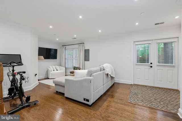 413 CLAYTON LN, Alexandria, VA 22304
