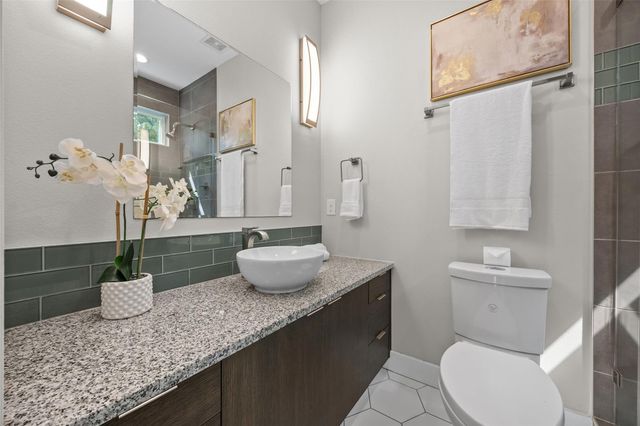 1609 Deloney ST B, Austin, TX 78721