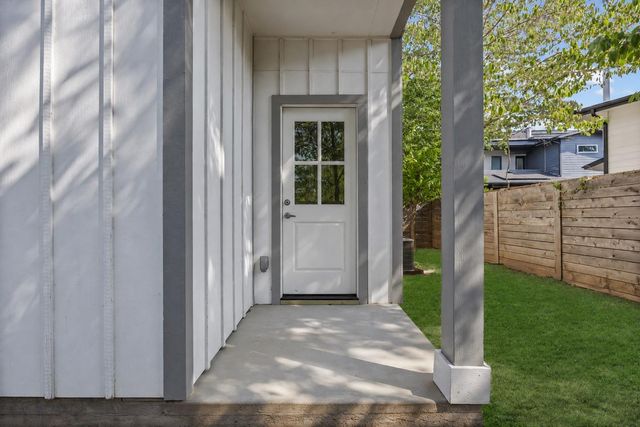 1609 Deloney ST B, Austin, TX 78721