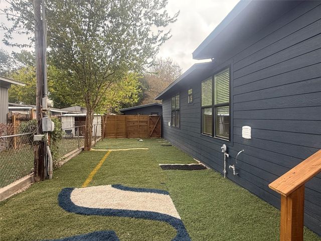 5903 Nancy DR B, Austin, TX 78745